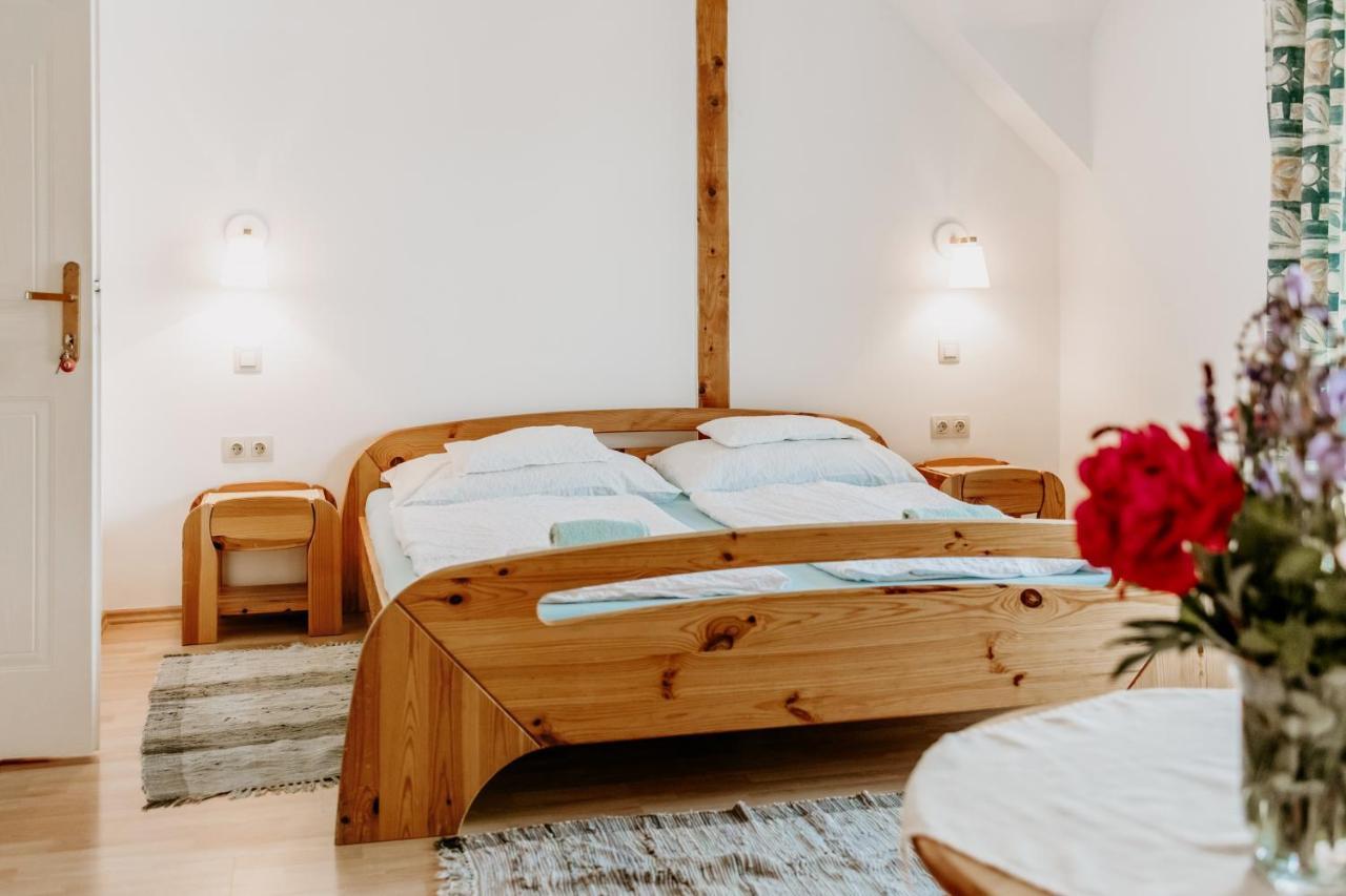 Kek Vendeghaz Family Resort Gyenesdias Ngoại thất bức ảnh