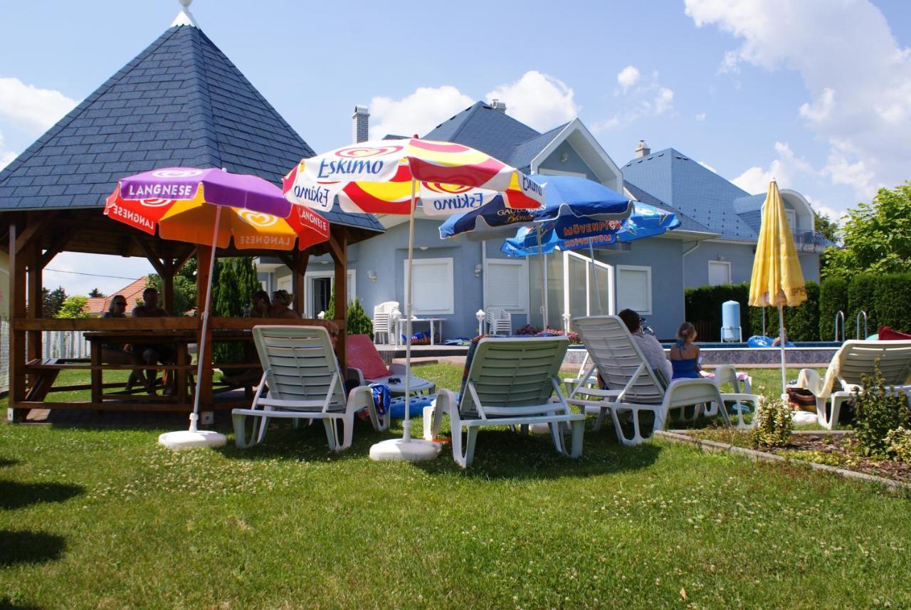 Kek Vendeghaz Family Resort Gyenesdias Ngoại thất bức ảnh