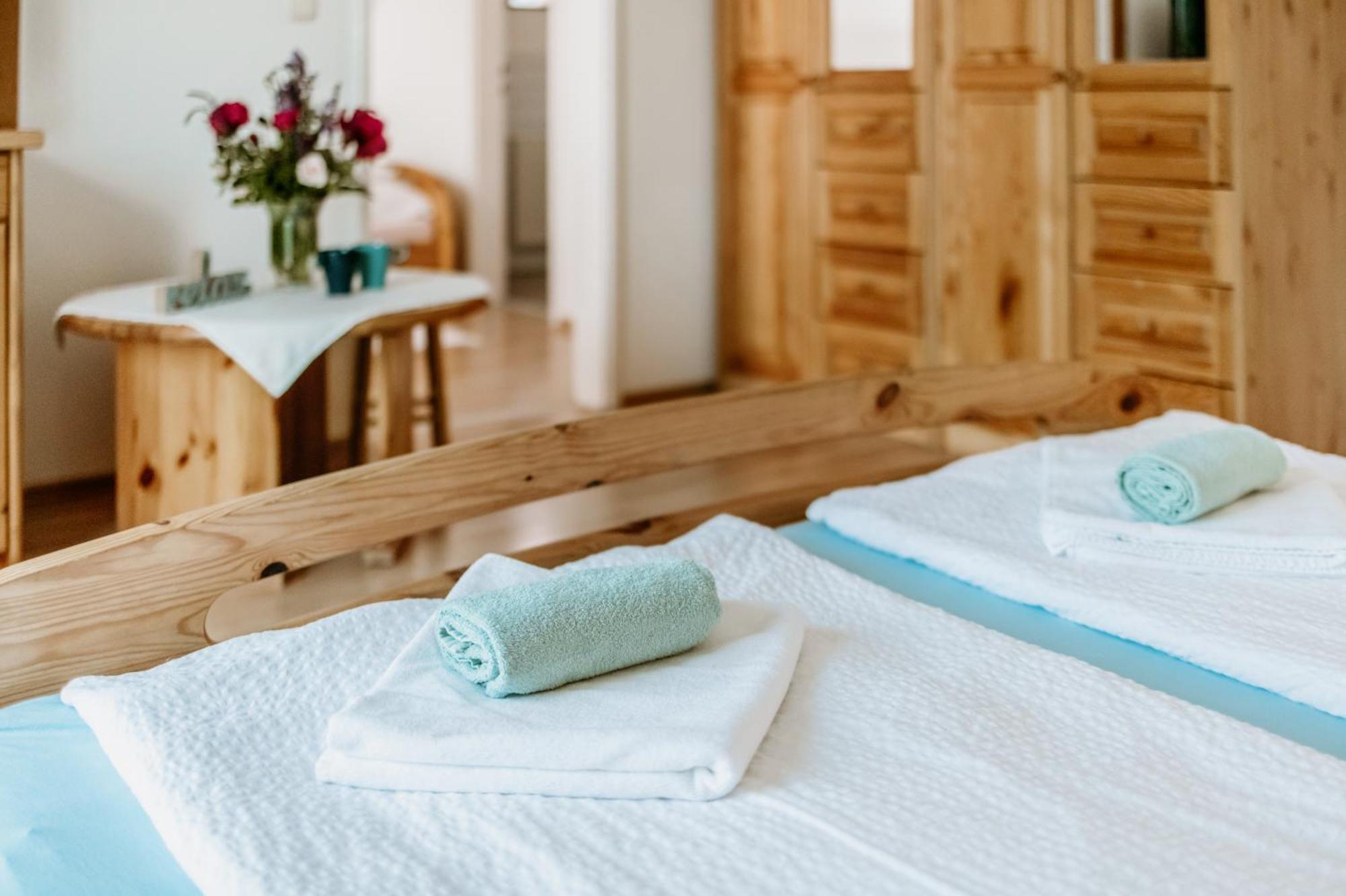 Kek Vendeghaz Family Resort Gyenesdias Ngoại thất bức ảnh