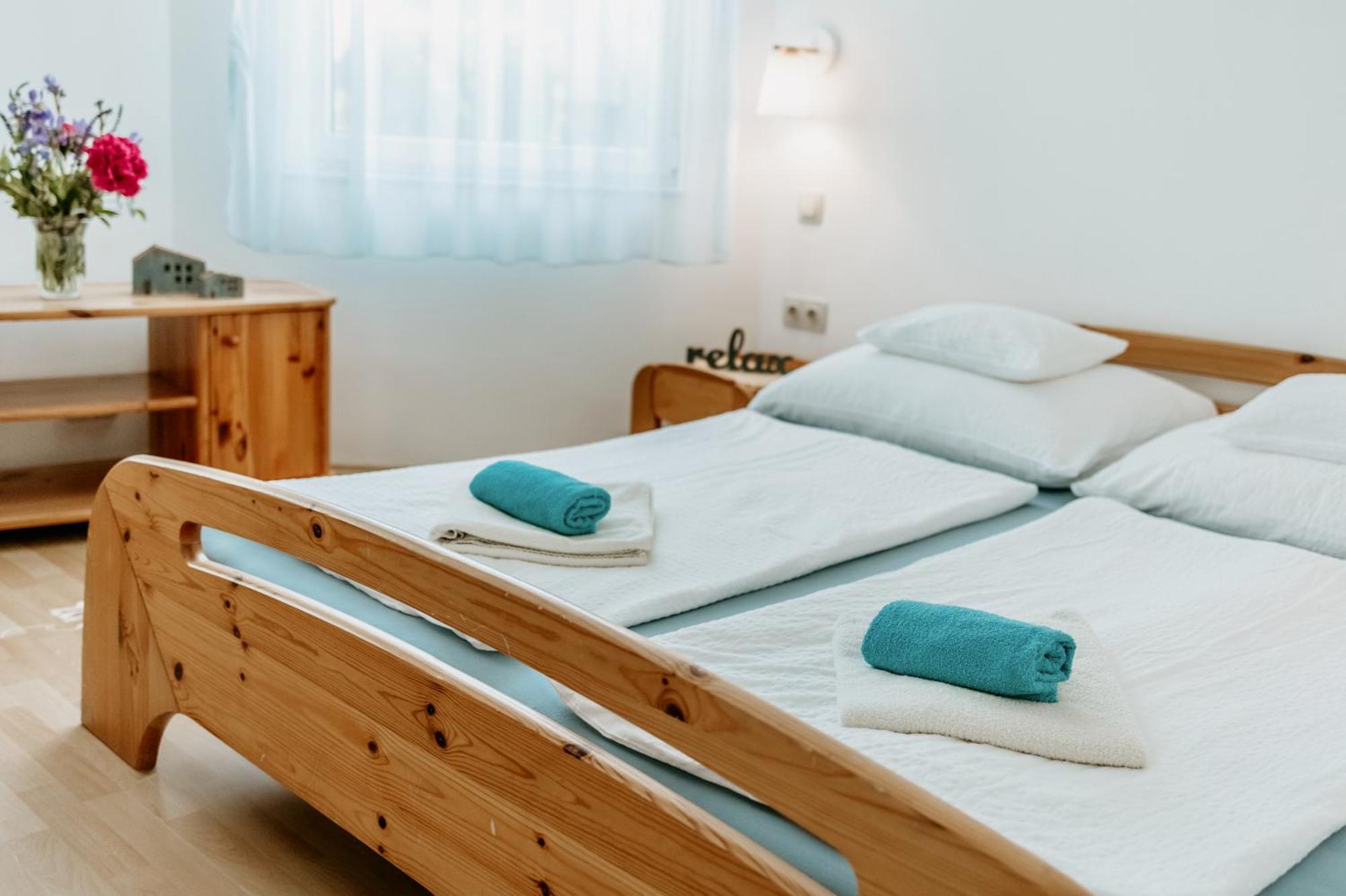 Kek Vendeghaz Family Resort Gyenesdias Ngoại thất bức ảnh