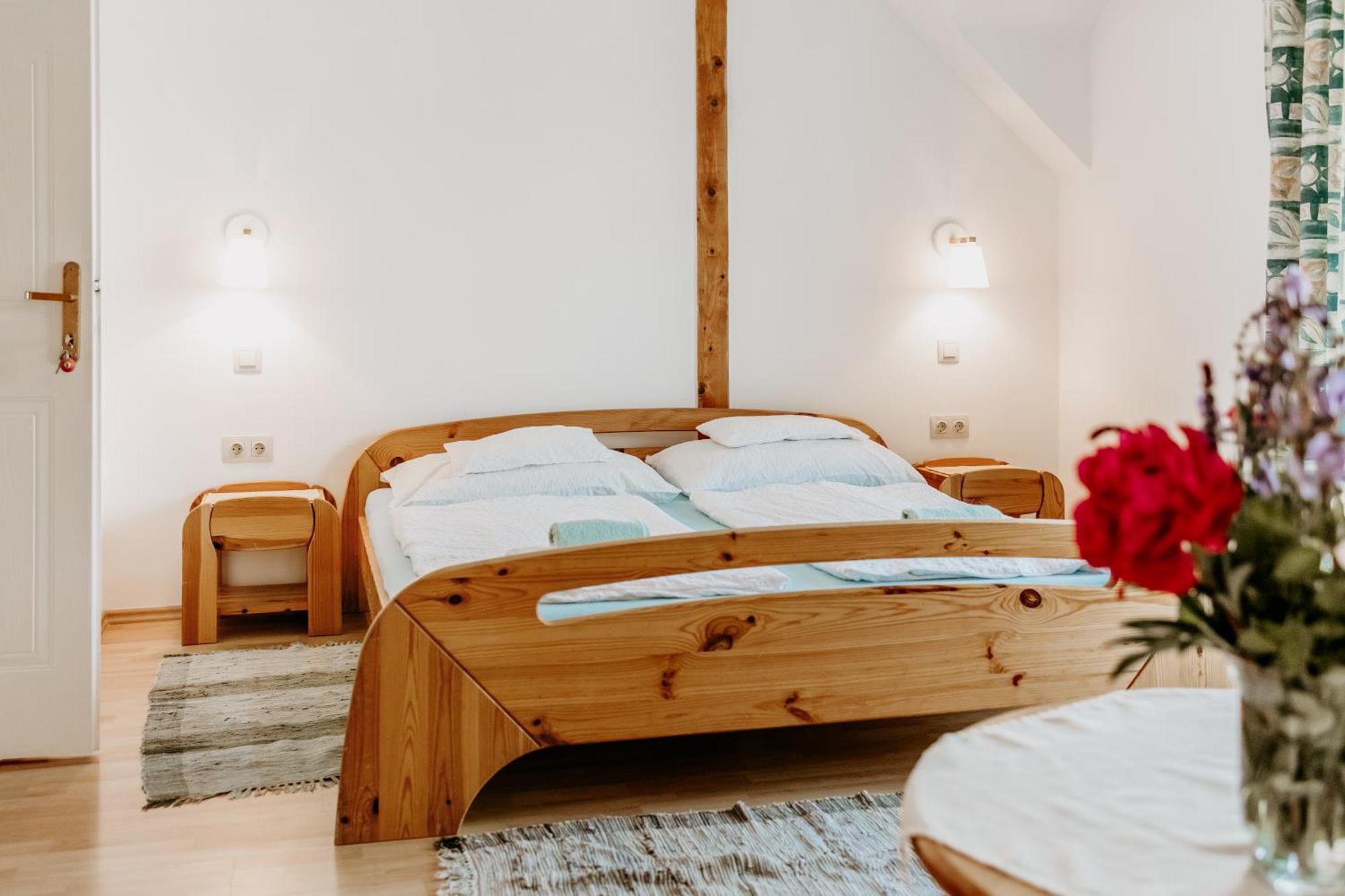 Kek Vendeghaz Family Resort Gyenesdias Ngoại thất bức ảnh